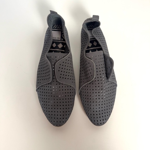 Dolce Vita Women's Kylie Ballet Flat, Smoke Perforated Nubuck - Picture 1 of 7